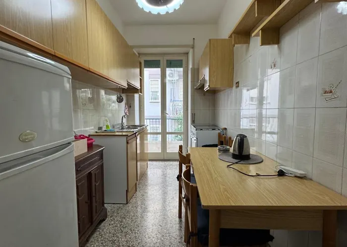 Spacious 3 Bedrooms - 2 Bathrooms - Metro C Apartment